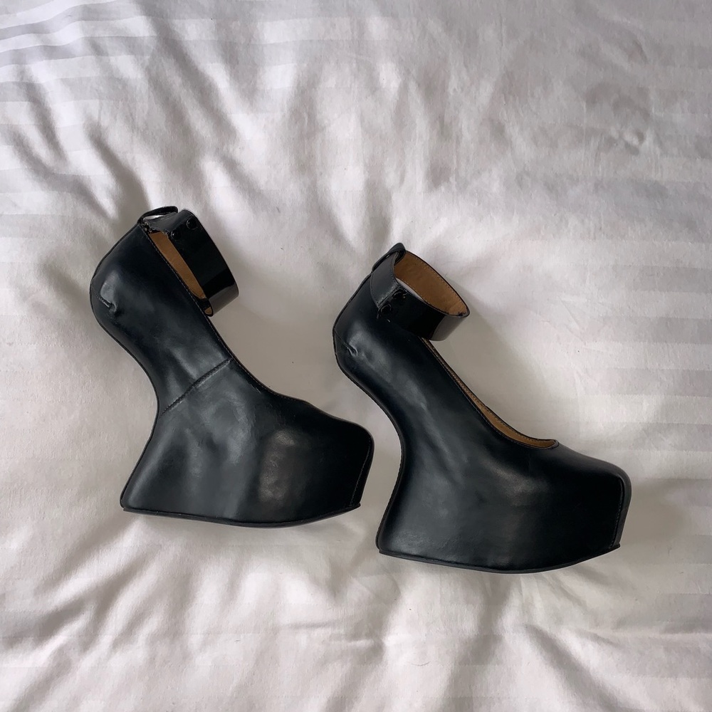 Jeffrey Campbell Might Walker